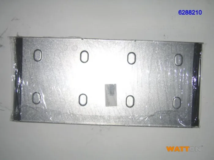Sealed chamber side panel